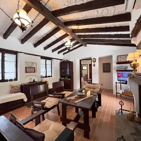 #Villa Hecate By Halu! Sani Villas فيلة باراليا ساني